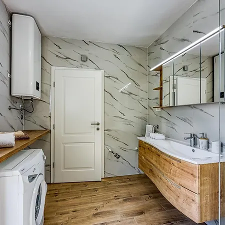 דירה Jozefina Luxury, 100 M From The פורץ