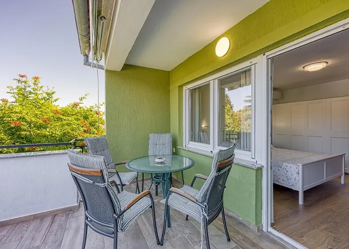 Jozefina Luxury, 100 M From The Appartement Poreč