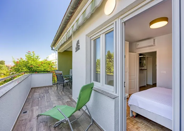 Jozefina Luxury, 100 M From The Appartement Poreč