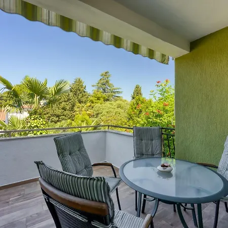 Jozefina Luxury, 100 M From The Porec
