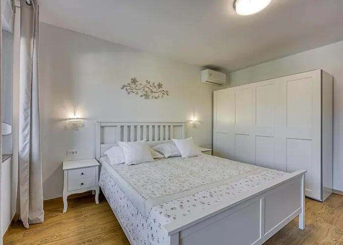 Jozefina Luxury, 100 M From The Poreč